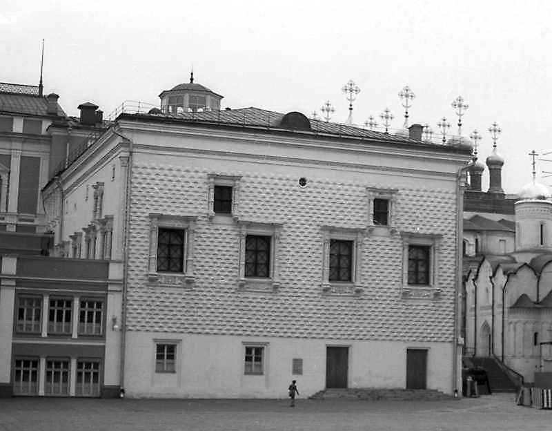 Грановіта палата у московському Кремлі…